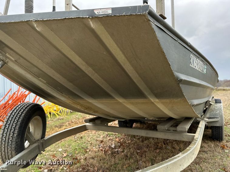 image for item LR9592 2006 Voyager 1885 Jon  boat