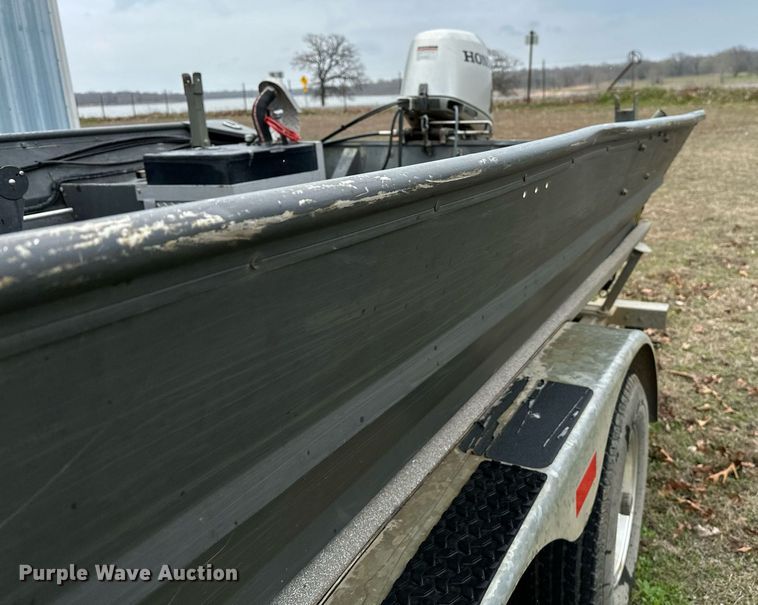 image for item LR9592 2006 Voyager 1885 Jon  boat