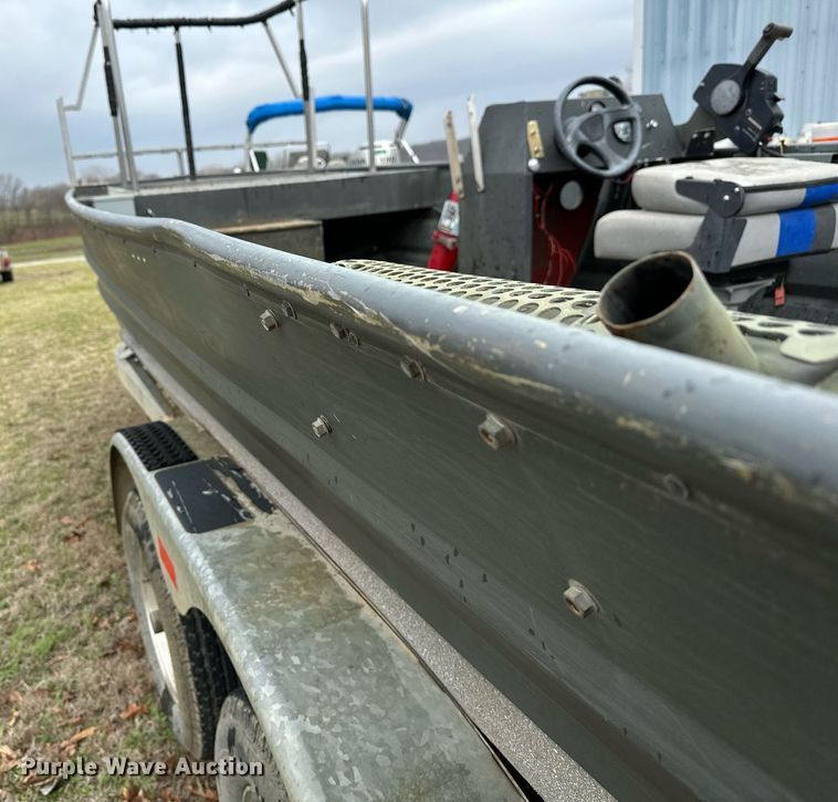 image for item LR9592 2006 Voyager 1885 Jon  boat