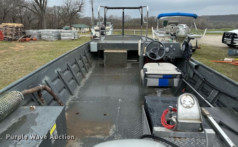 image for item LR9592 2006 Voyager 1885 Jon  boat