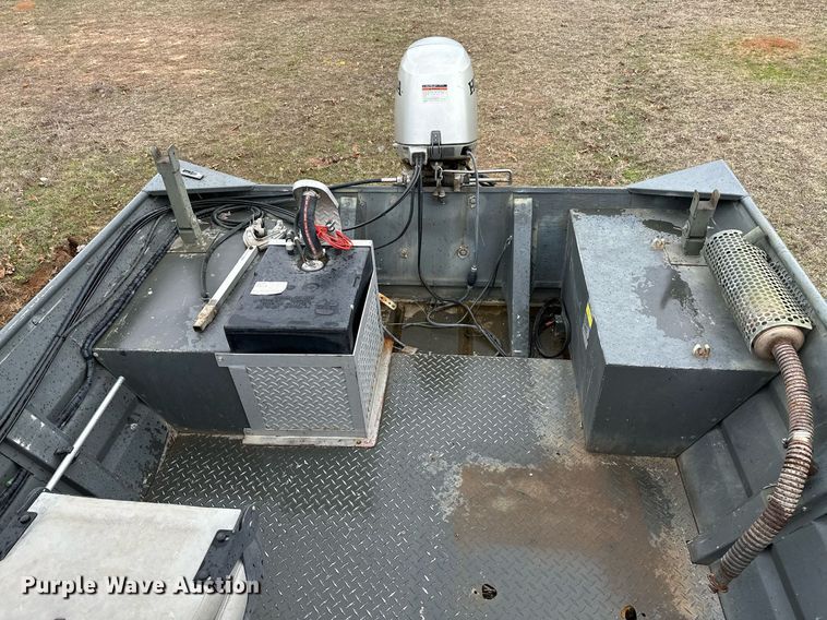 image for item LR9592 2006 Voyager 1885 Jon  boat