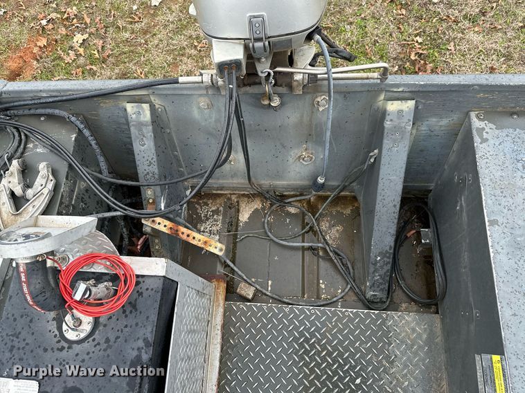 image for item LR9592 2006 Voyager 1885 Jon  boat