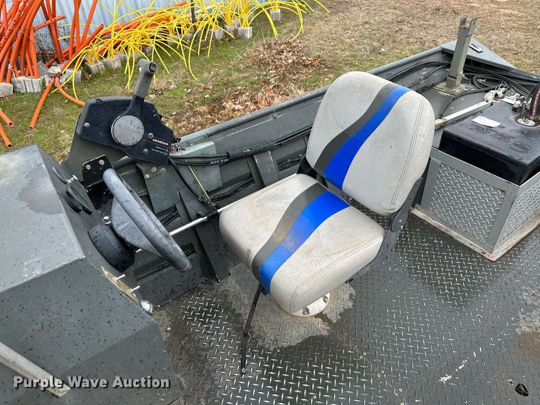 image for item LR9592 2006 Voyager 1885 Jon  boat