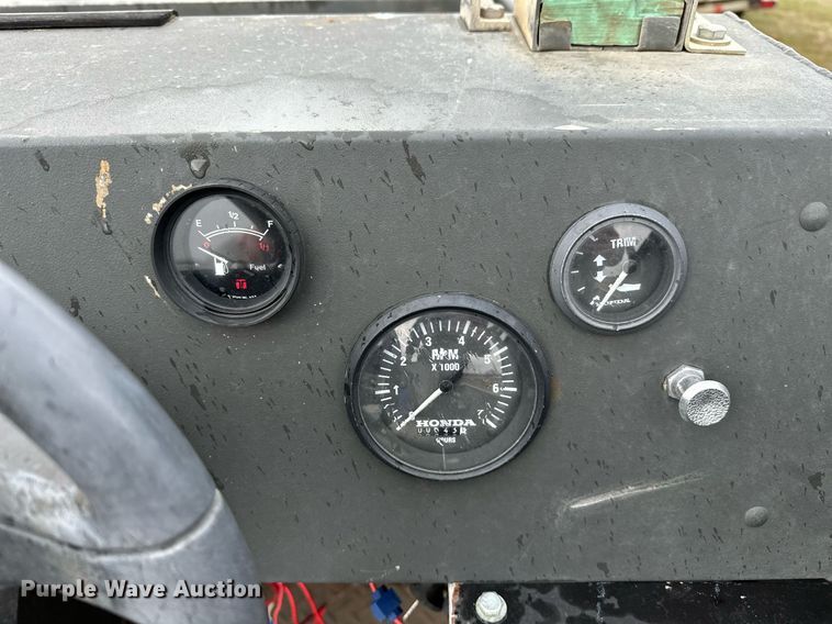 image for item LR9592 2006 Voyager 1885 Jon  boat