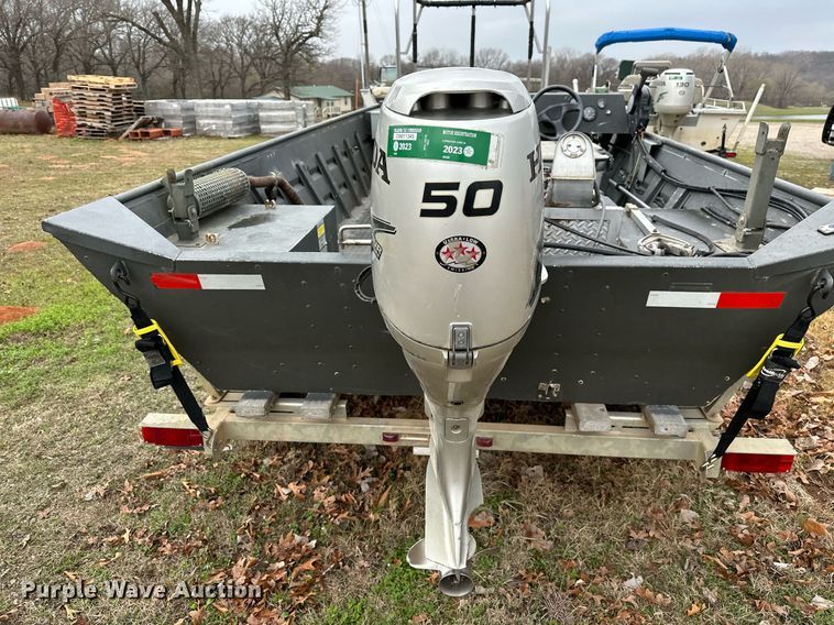 image for item LR9592 2006 Voyager 1885 Jon  boat