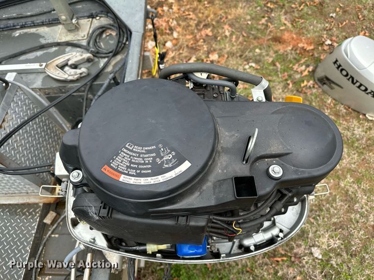 image for item LR9592 2006 Voyager 1885 Jon  boat