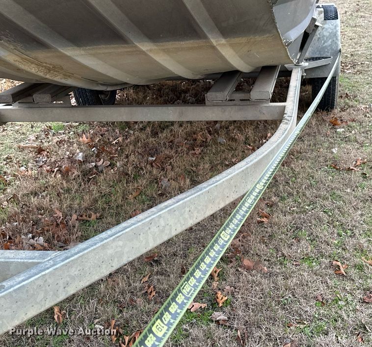 image for item LR9592 2006 Voyager 1885 Jon  boat