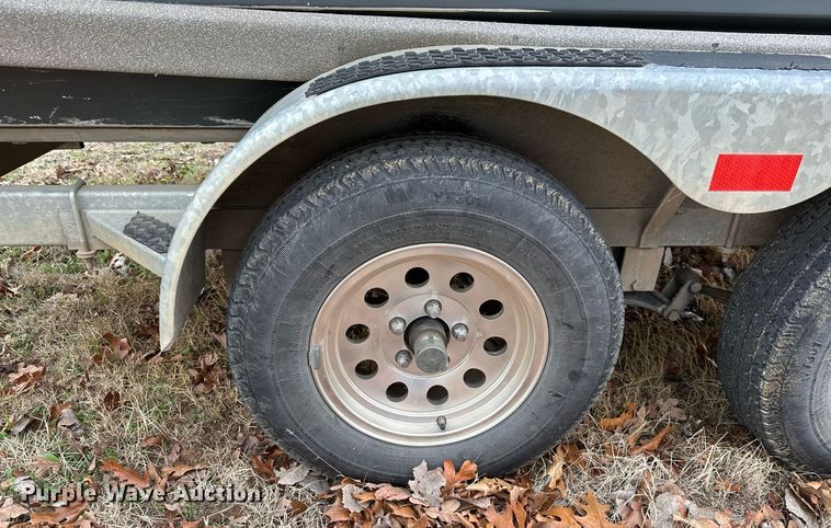 image for item LR9592 2006 Voyager 1885 Jon  boat