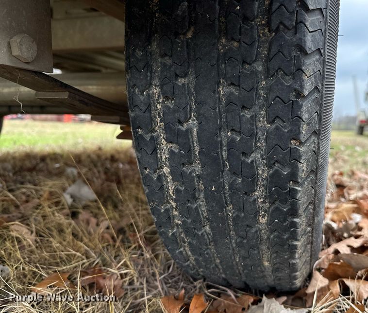 image for item LR9592 2006 Voyager 1885 Jon  boat