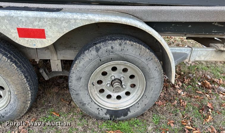 image for item LR9592 2006 Voyager 1885 Jon  boat