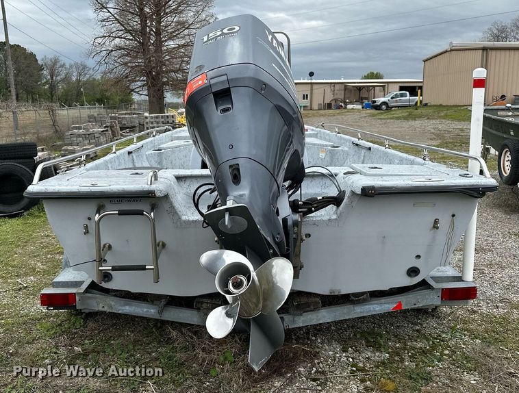 image for item LR9607 2005 Blue Wave 190 Classic boat