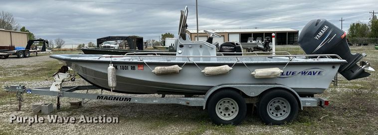 image for item LR9607 2005 Blue Wave 190 Classic boat