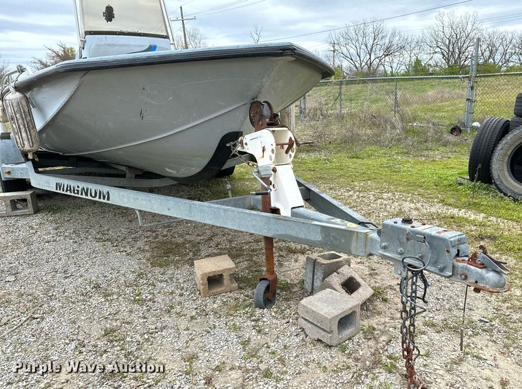 image for item LR9607 2005 Blue Wave 190 Classic boat