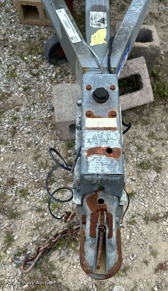 image for item LR9607 2005 Blue Wave 190 Classic boat