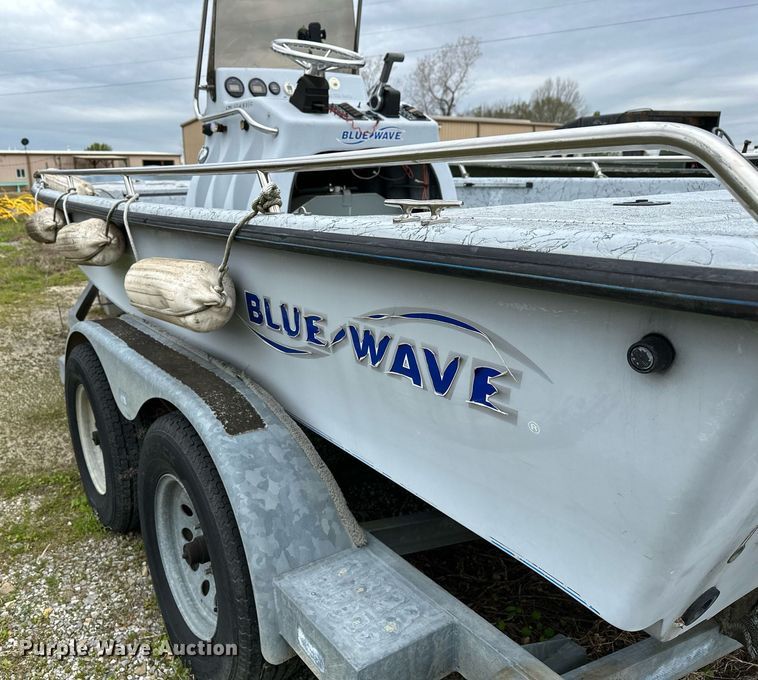 image for item LR9607 2005 Blue Wave 190 Classic boat