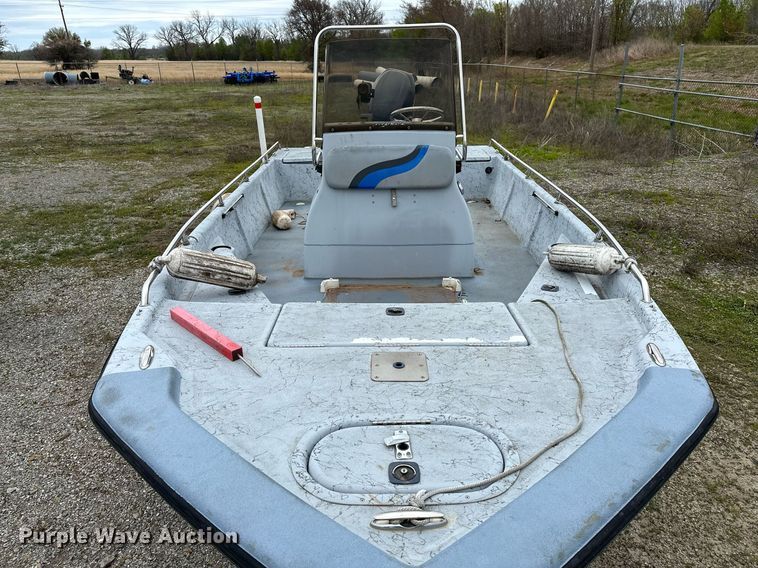 image for item LR9607 2005 Blue Wave 190 Classic boat