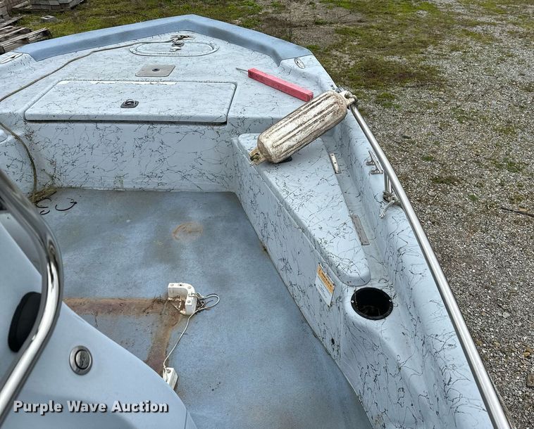 image for item LR9607 2005 Blue Wave 190 Classic boat