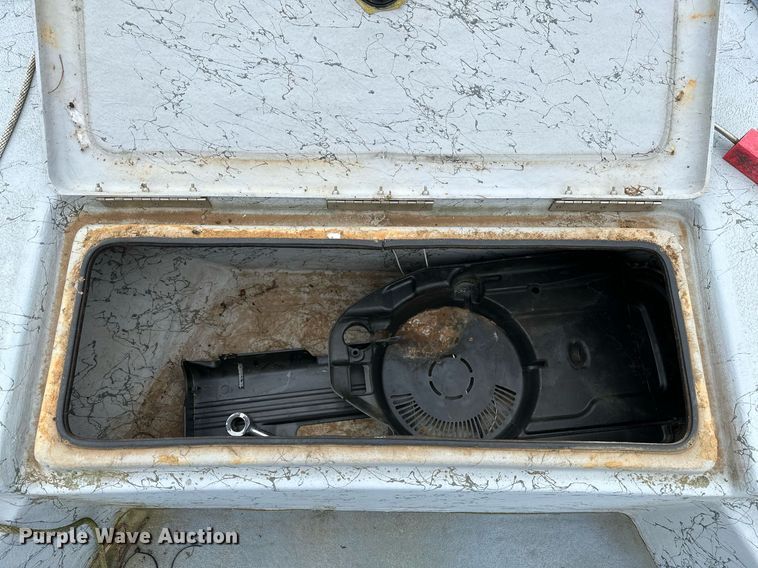 image for item LR9607 2005 Blue Wave 190 Classic boat