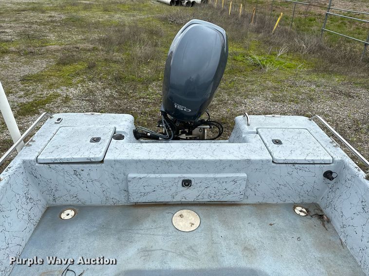 image for item LR9607 2005 Blue Wave 190 Classic boat