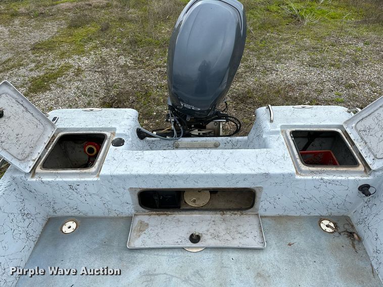 image for item LR9607 2005 Blue Wave 190 Classic boat