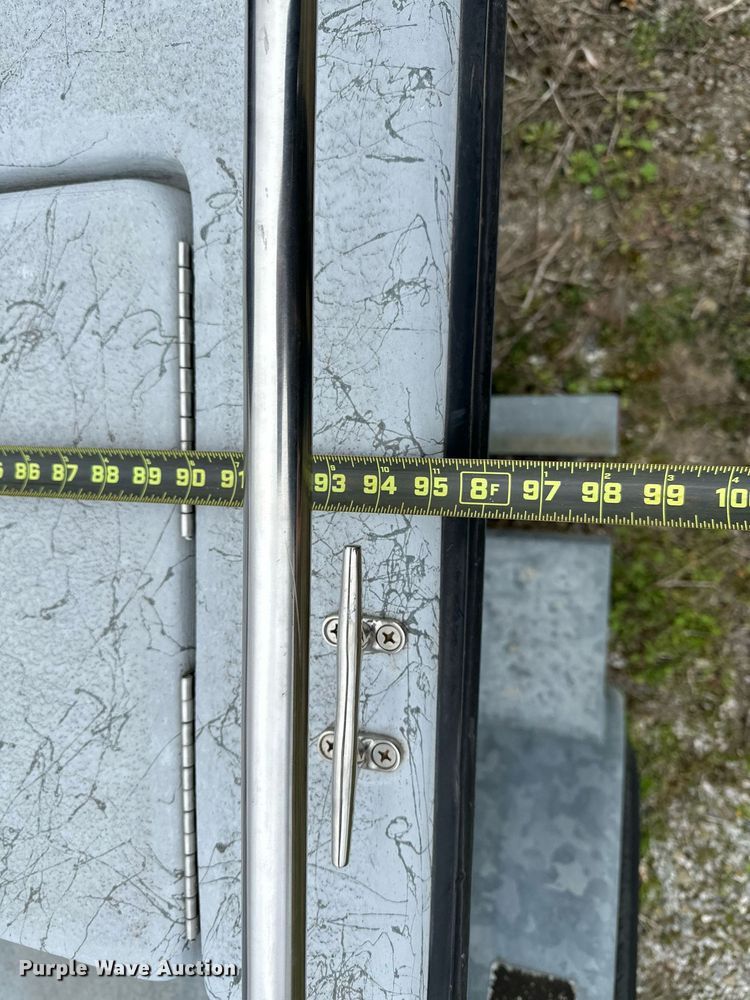 image for item LR9607 2005 Blue Wave 190 Classic boat