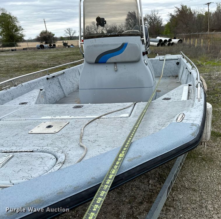 image for item LR9607 2005 Blue Wave 190 Classic boat