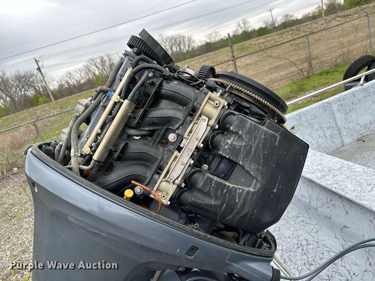 image for item LR9607 2005 Blue Wave 190 Classic boat