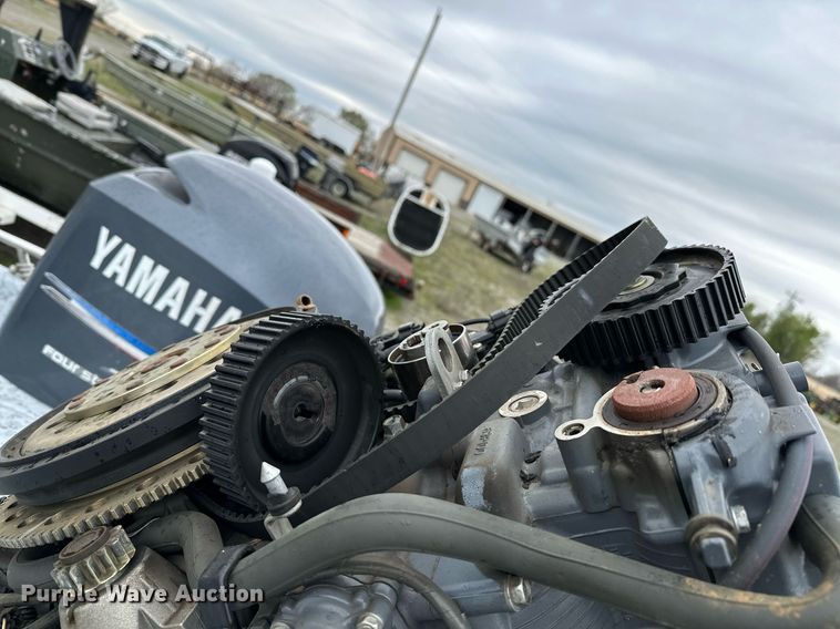 image for item LR9607 2005 Blue Wave 190 Classic boat