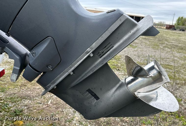 image for item LR9607 2005 Blue Wave 190 Classic boat