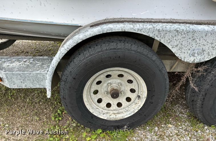 image for item LR9607 2005 Blue Wave 190 Classic boat