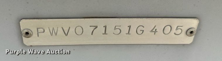 image for item LR9607 2005 Blue Wave 190 Classic boat