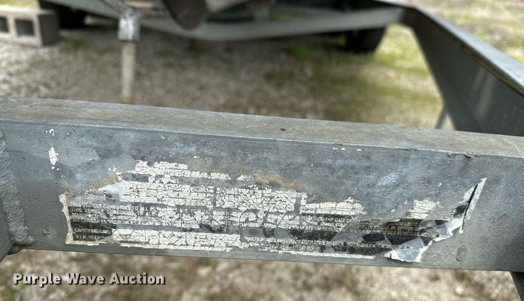 image for item LR9607 2005 Blue Wave 190 Classic boat