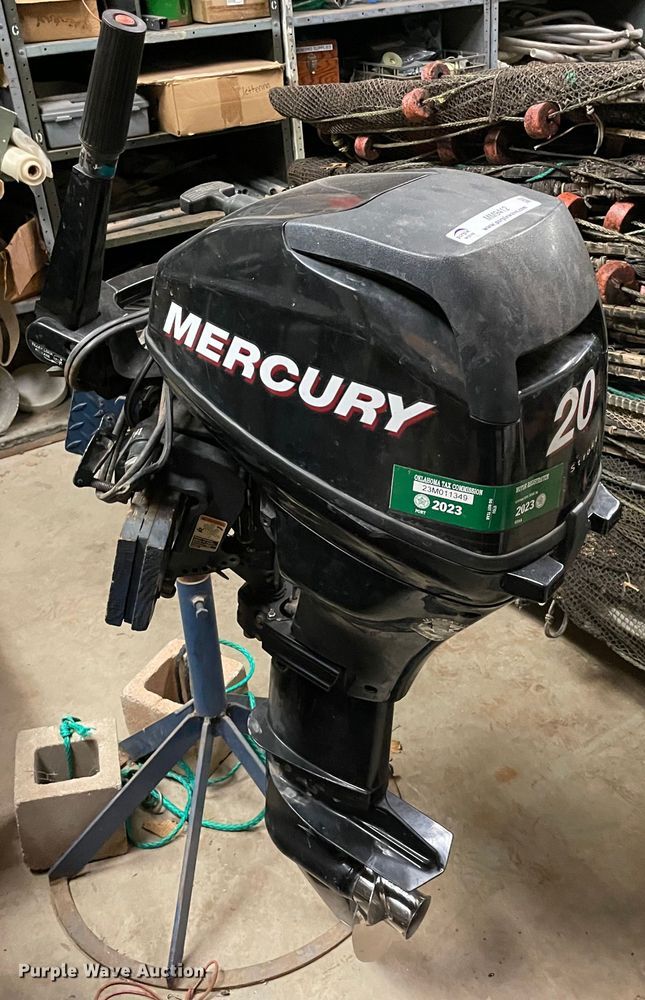 image for item MM9412 2011 Mercury 20  outboard engine