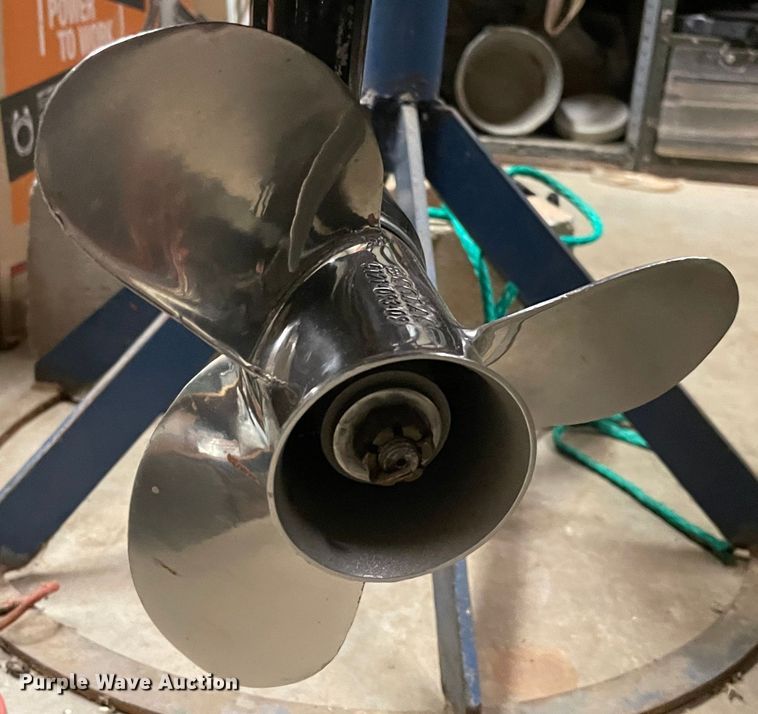 image for item MM9412 2011 Mercury 20  outboard engine