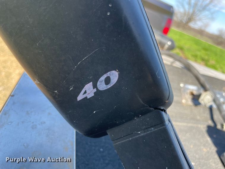 image for item MM9430 1990 Bass Tracker Pro 17  boat