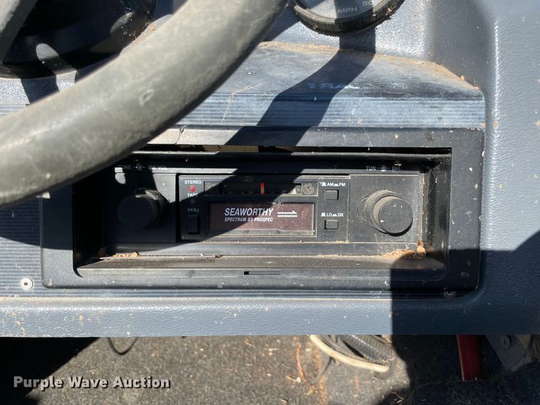 image for item MM9430 1990 Bass Tracker Pro 17  boat