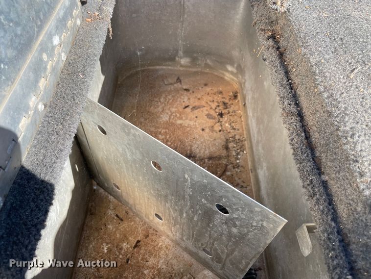 image for item MM9430 1990 Bass Tracker Pro 17  boat