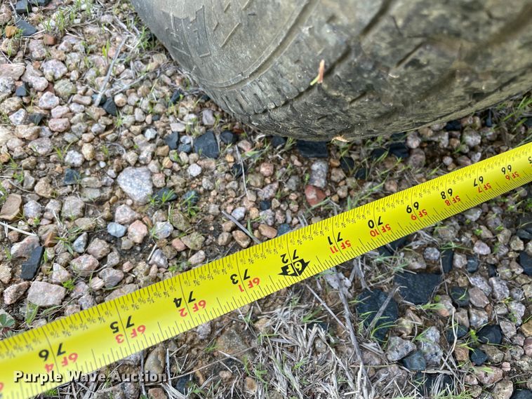 image for item MM9430 1990 Bass Tracker Pro 17  boat