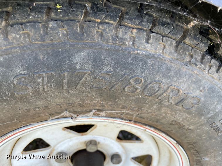 image for item MM9430 1990 Bass Tracker Pro 17  boat