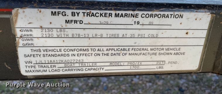 image for item MM9430 1990 Bass Tracker Pro 17  boat