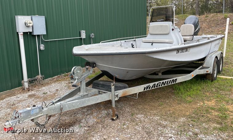 image for item MM9457 2005 Blue Wave  boat