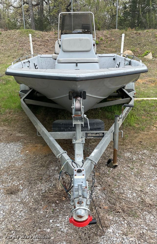 image for item MM9457 2005 Blue Wave  boat