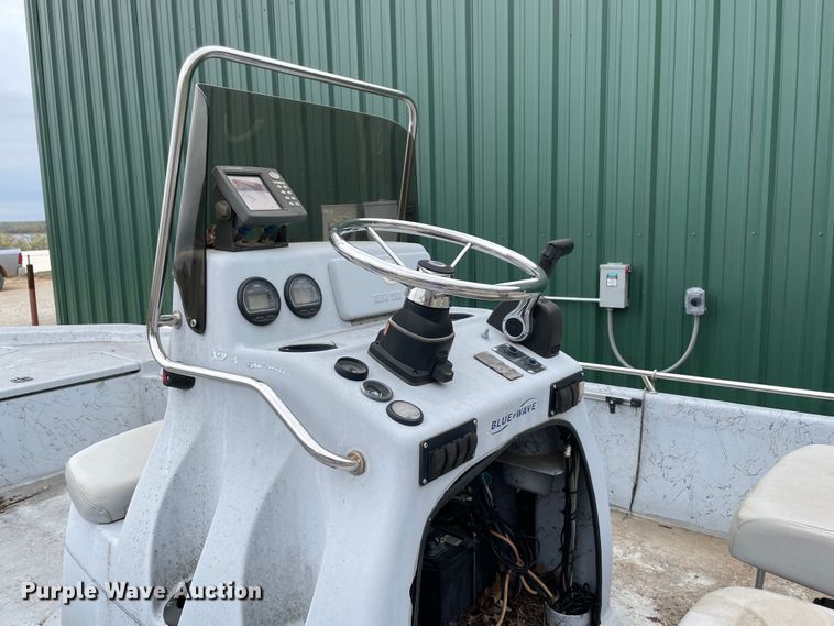 image for item MM9457 2005 Blue Wave  boat