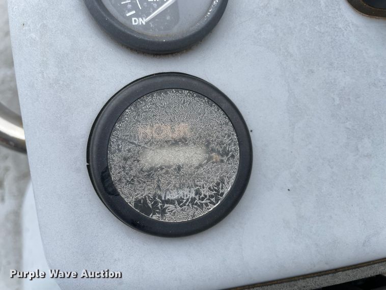 image for item MM9457 2005 Blue Wave  boat