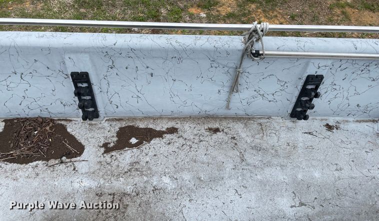 image for item MM9457 2005 Blue Wave  boat