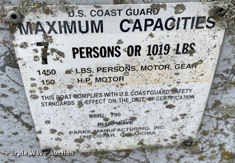 image for item MM9457 2005 Blue Wave  boat