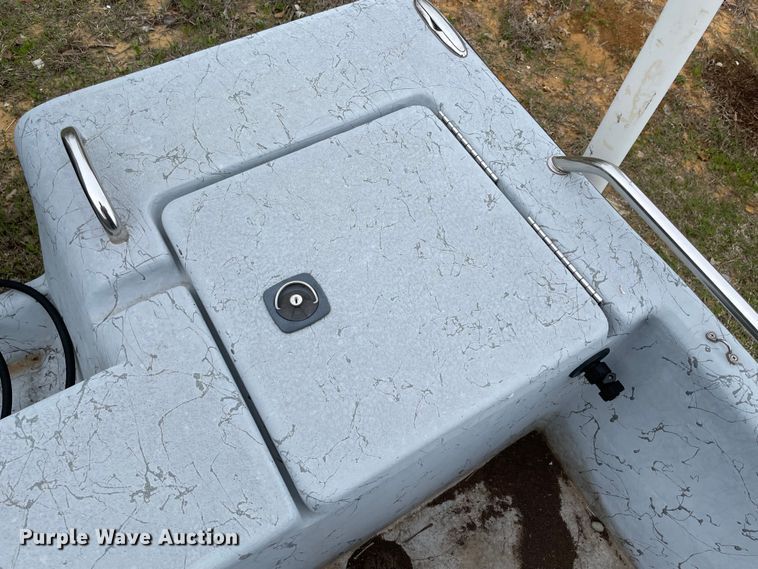 image for item MM9457 2005 Blue Wave  boat