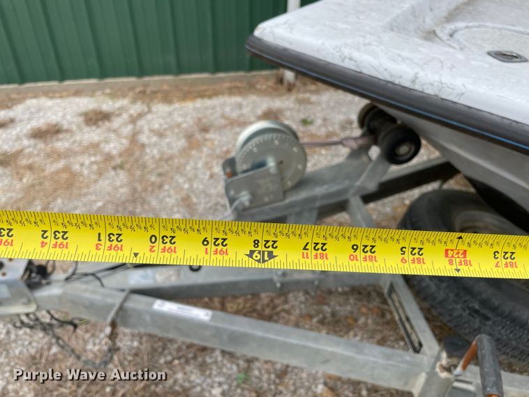 image for item MM9457 2005 Blue Wave  boat