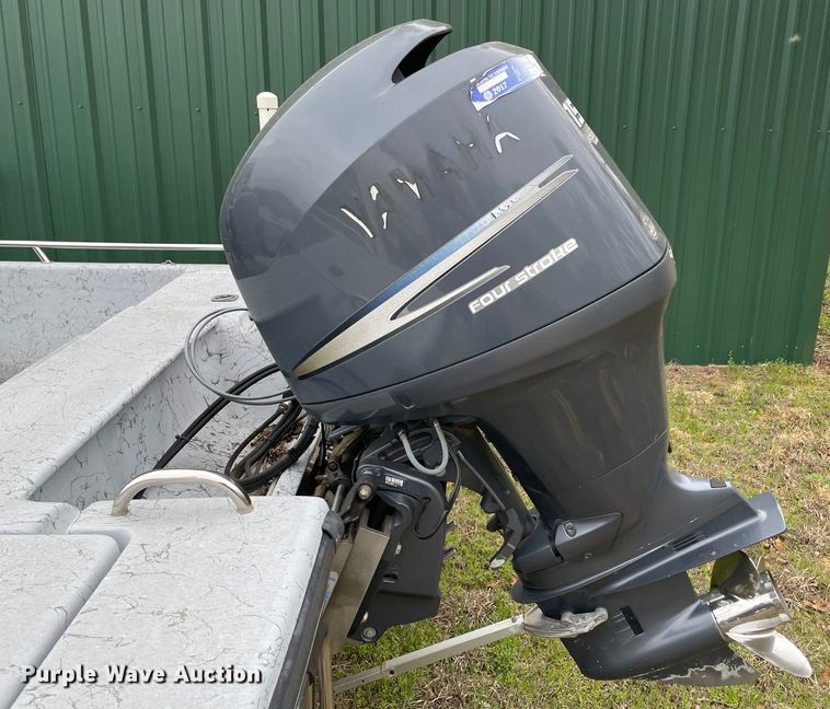 image for item MM9457 2005 Blue Wave  boat