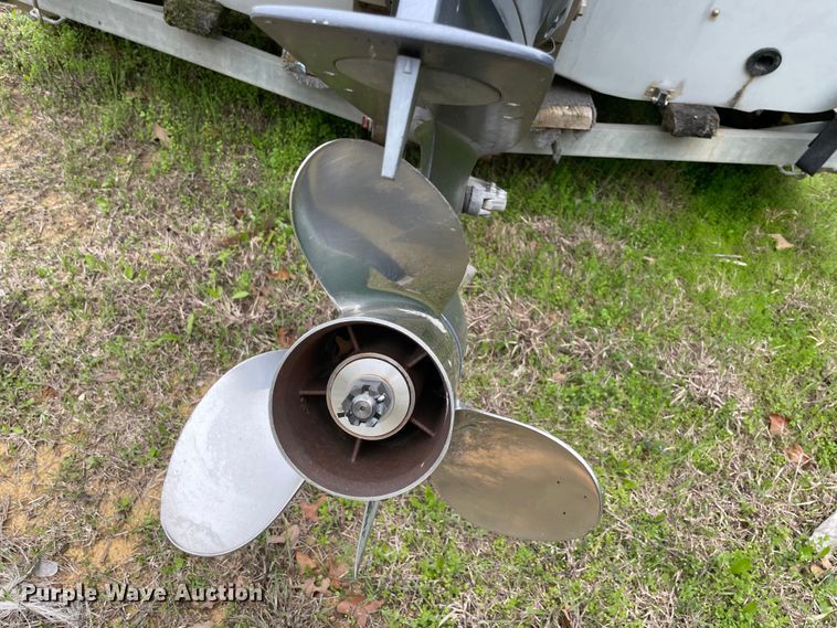 image for item MM9457 2005 Blue Wave  boat